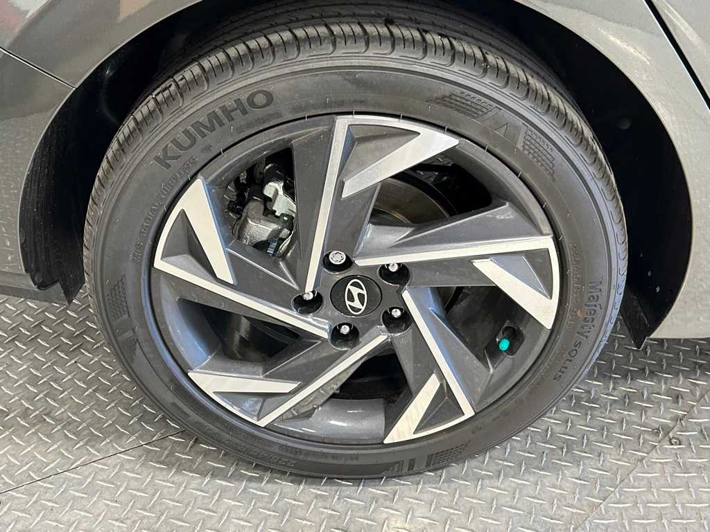 2024 Hyundai Elantra SEL Convenience photo 28