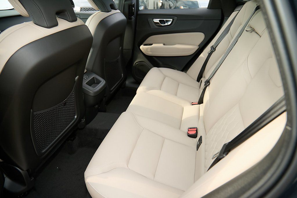 2026 VOLVO XC60 - Image 19