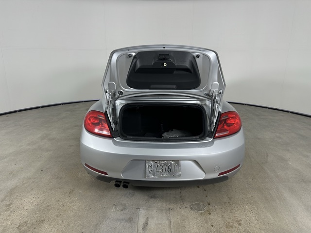 2014 Volkswagen Beetle TDI photo 9