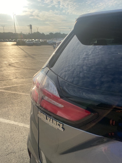 2022 Ford Edge SEL photo 7