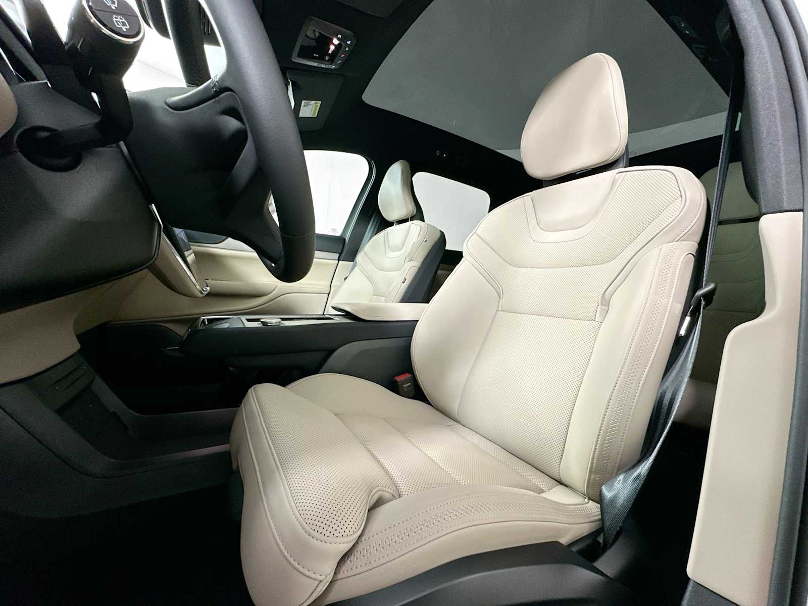 2025 Volvo EX90 Plus photo 16