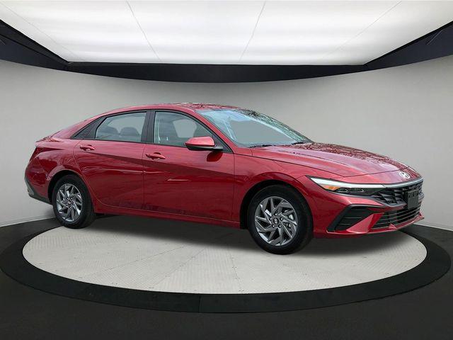 2024 Hyundai Elantra SEL photo 10
