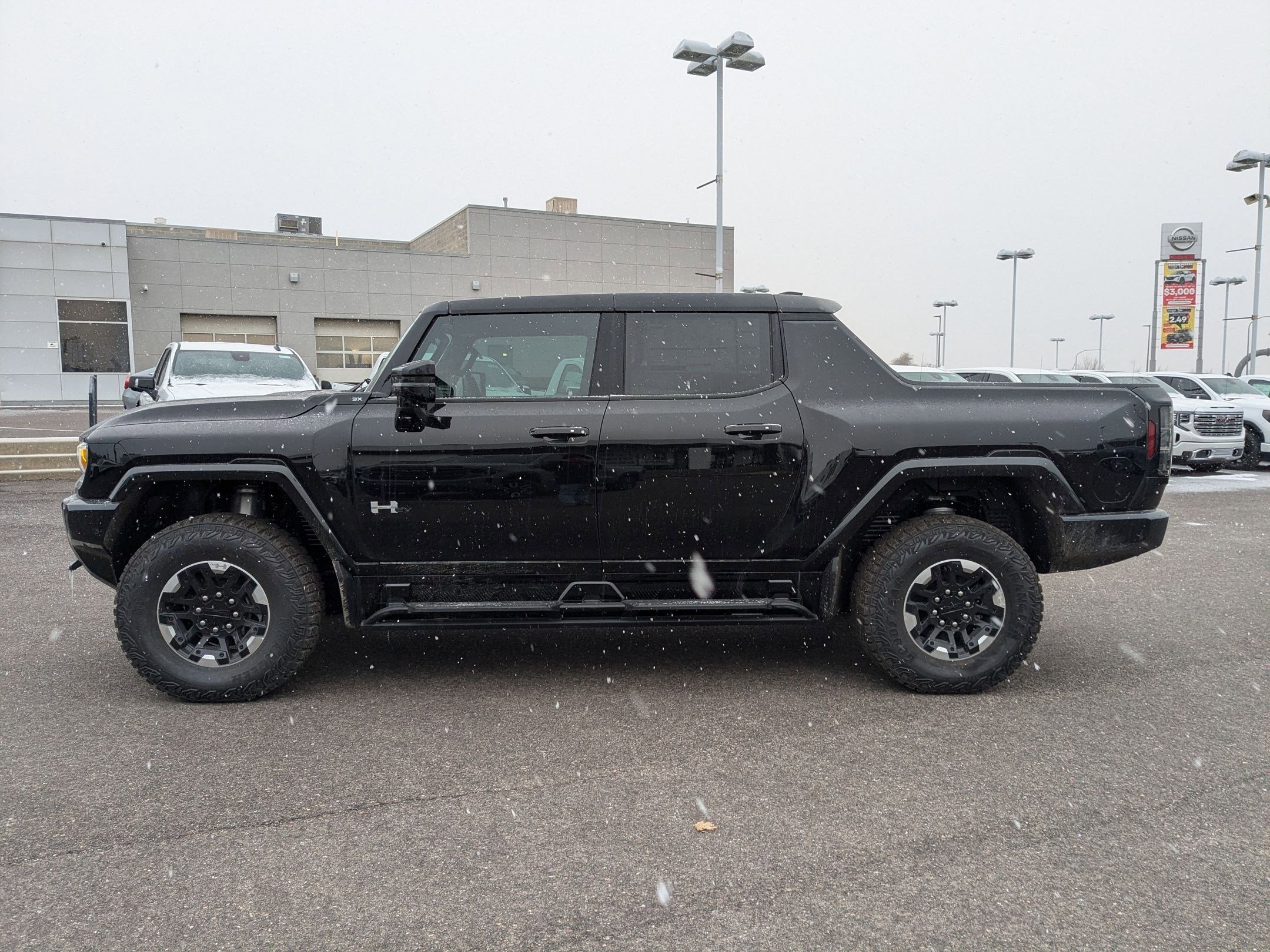2025 Gmc Hummer EV Pickup photo 2