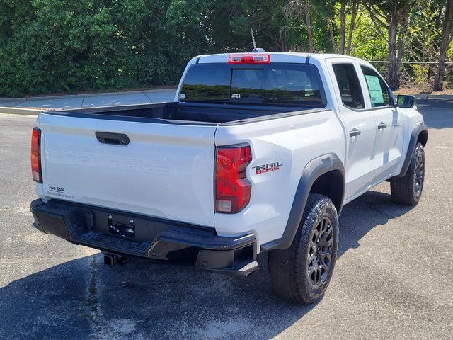 2025 Chevrolet Colorado Trail Boss photo 2
