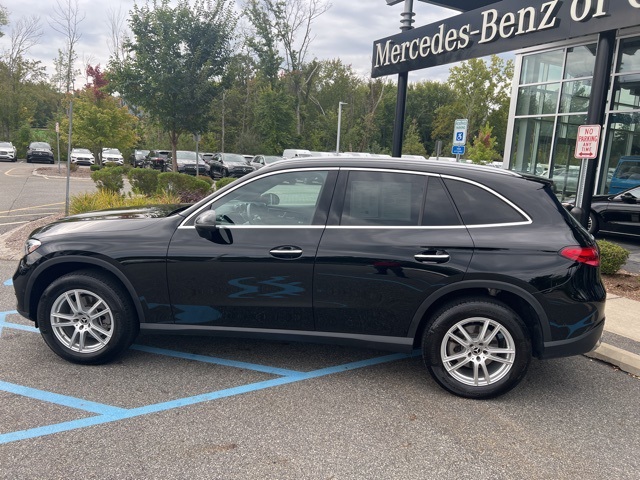 2023 Mercedes Benz GLC 300 4MATIC photo 2