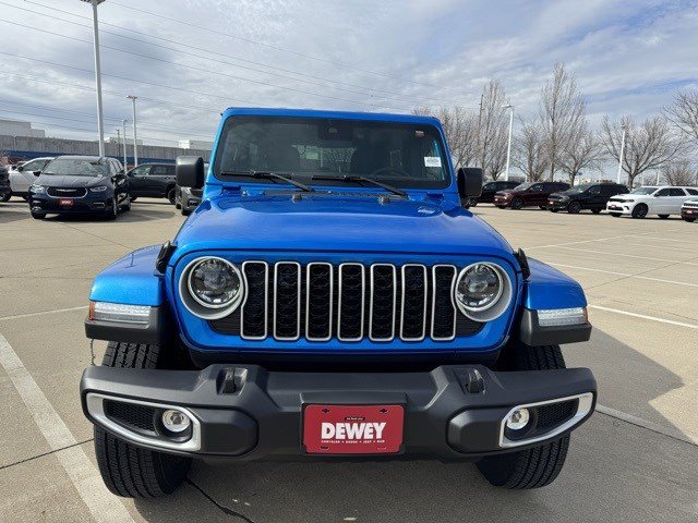 2025 Jeep Wrangler Sahara photo 31