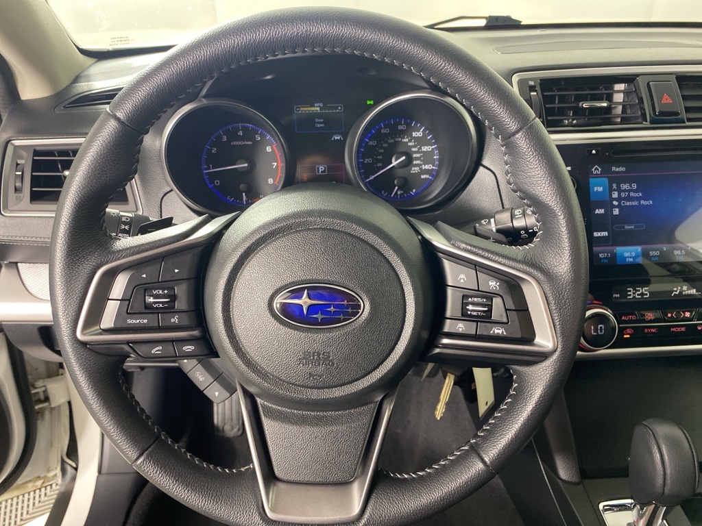 2019 Subaru Outback 2.5i Premium photo 3