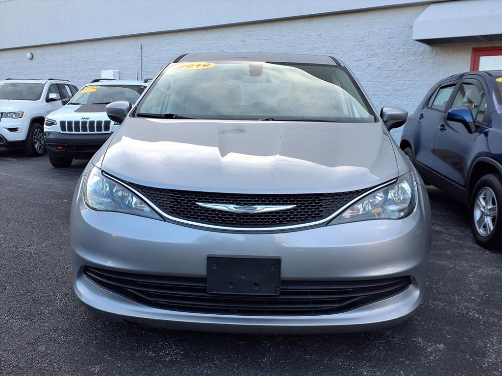 Used 2019 Chrysler Pacifica LX with VIN 2C4RC1CG9KR552781 for sale in Saint Clairsville, OH