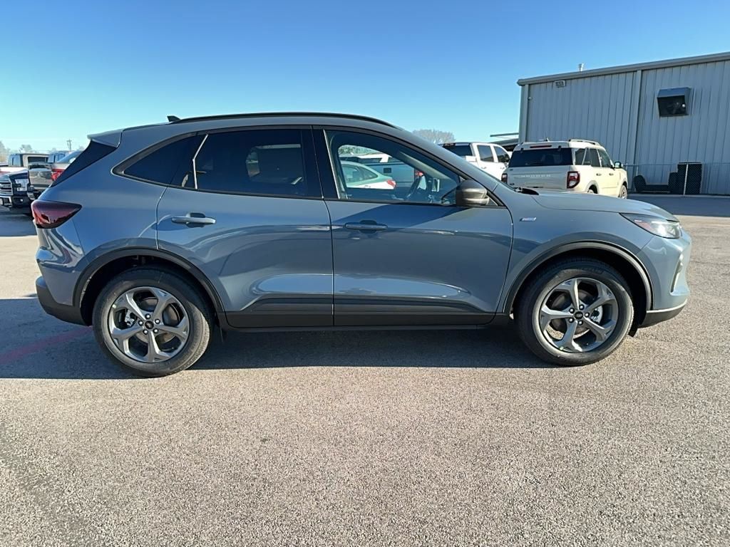 2025 Ford Escape Hybrid ST-Line photo 8