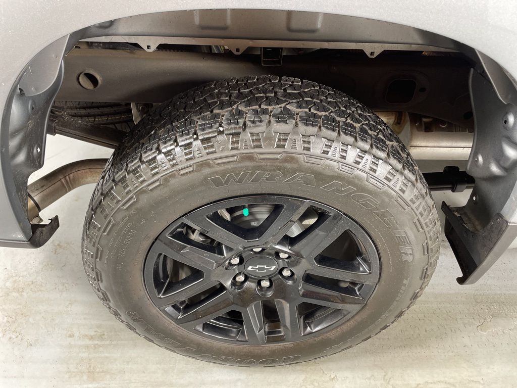 2025 Chevrolet Silverado 1500 Custom photo 9