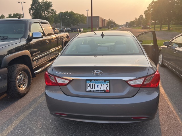 2011 Hyundai Sonata GLS photo 2