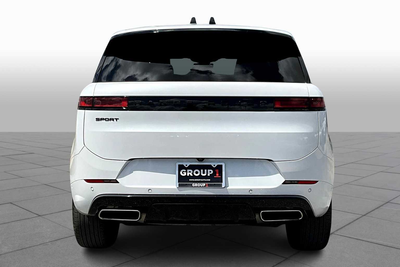 2024 Land Rover Range Rover Sport SE photo 4