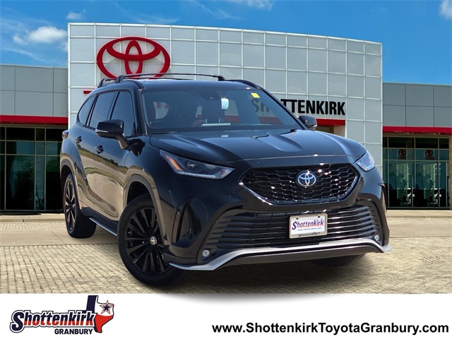 2024 Toyota Highlander XSE's photo
