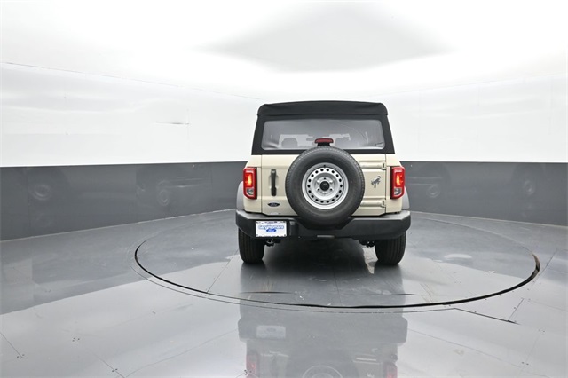 2025 Ford Bronco Base photo 3