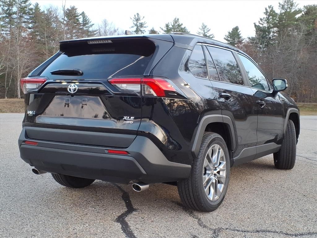 2025 Toyota RAV4 LE Premium photo 3