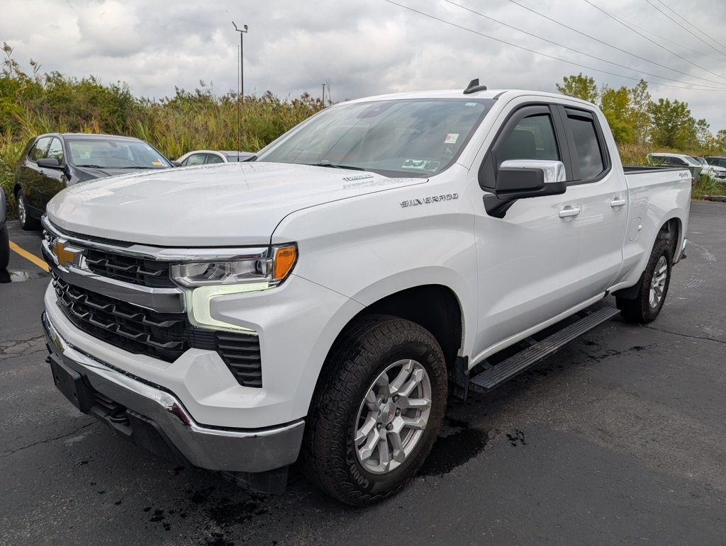 2024 Chevrolet Silverado 1500 LT photo 3
