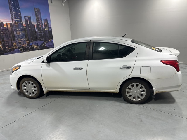 2016 Nissan Versa 1.6 SV photo 2