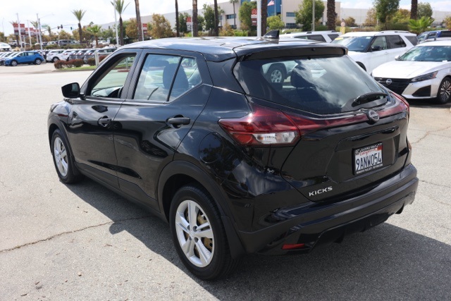 2022 Nissan Kicks S photo 4