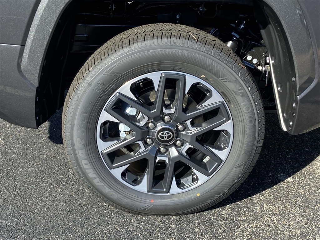 2026 Toyota Tundra Limited CrewMax photo 4