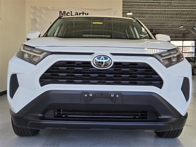 2023 Toyota RAV4 XLE photo 8