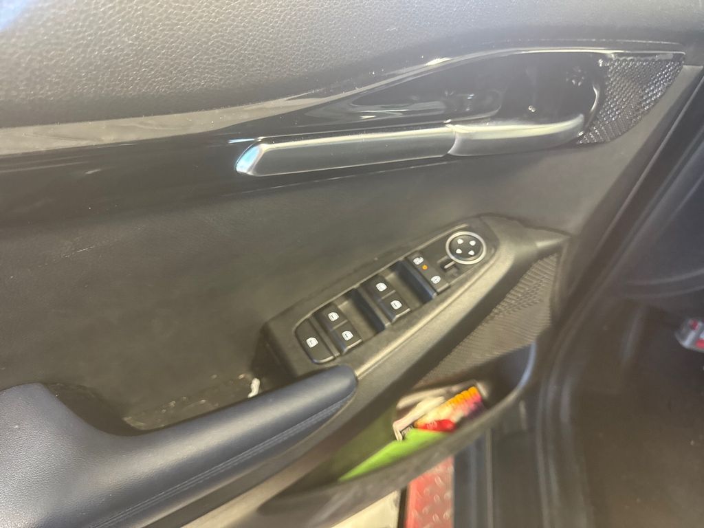 2024 Kia Seltos S photo 9