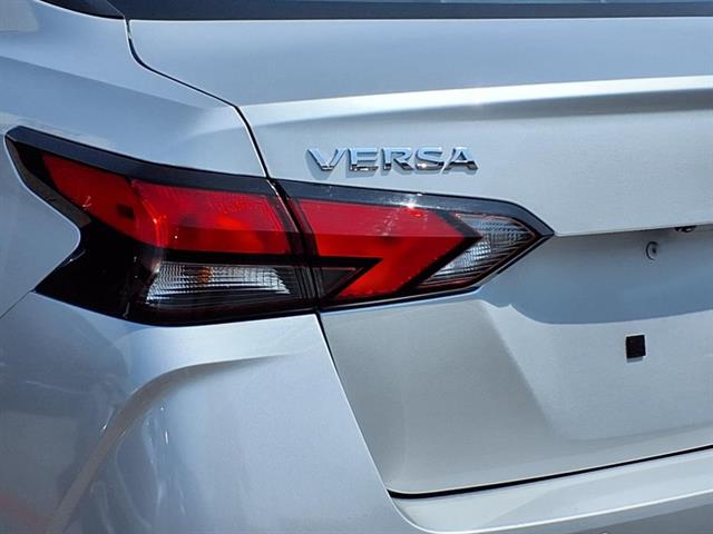 2023 Nissan Versa SV photo 21