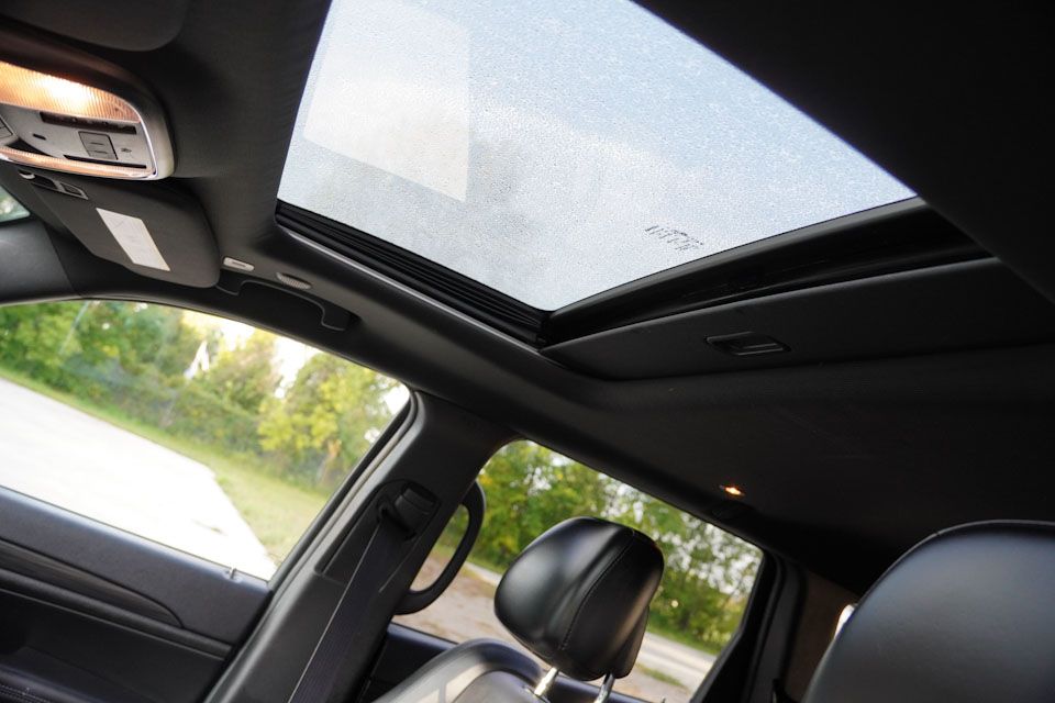 2019 Jeep Grand Cherokee Altitude photo 2