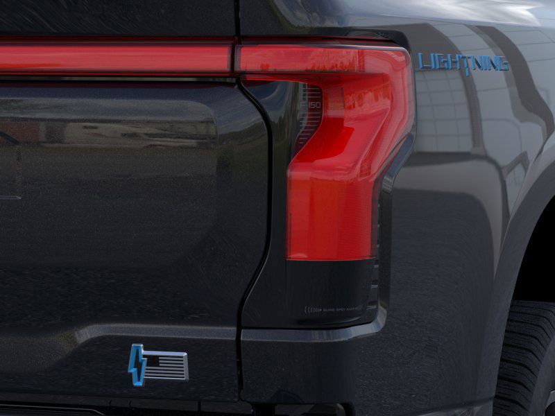 2025 Ford F-150 Lightning Lariat photo 20