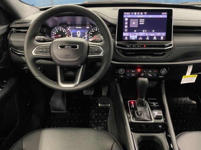 2026 Jeep Compass Latitude Altitude photo 4