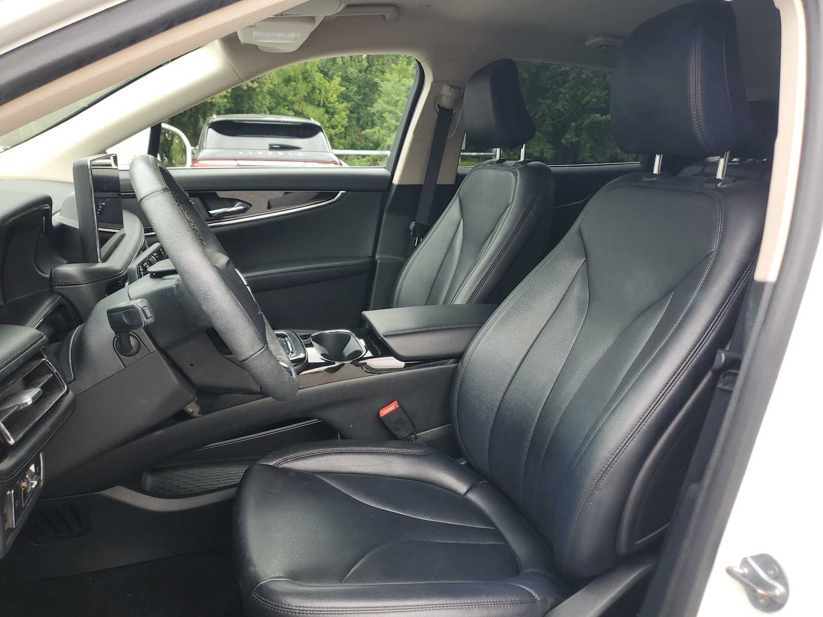 2022 Lincoln Nautilus Standard photo 15