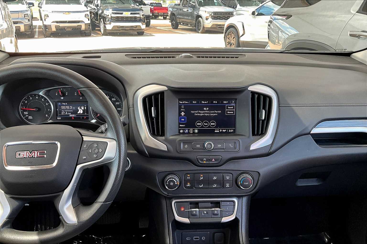 2024 Gmc Terrain SLE photo 5