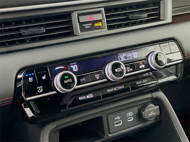 2025 Honda Pilot Black Edition photo 13