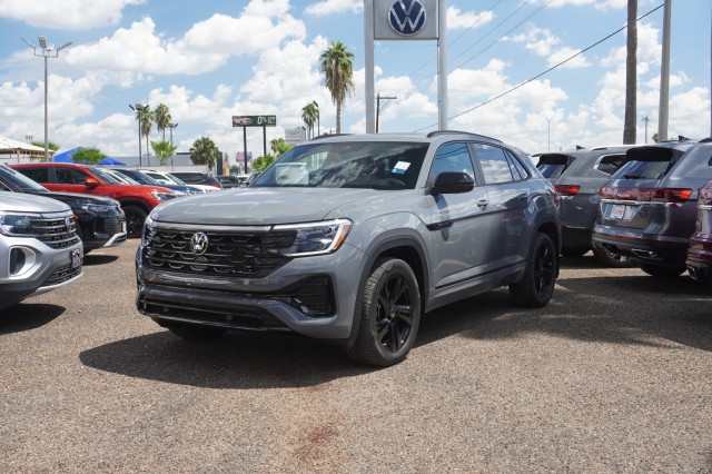 2026 Volkswagen Atlas Cross Sport SEL R-LINE's photo