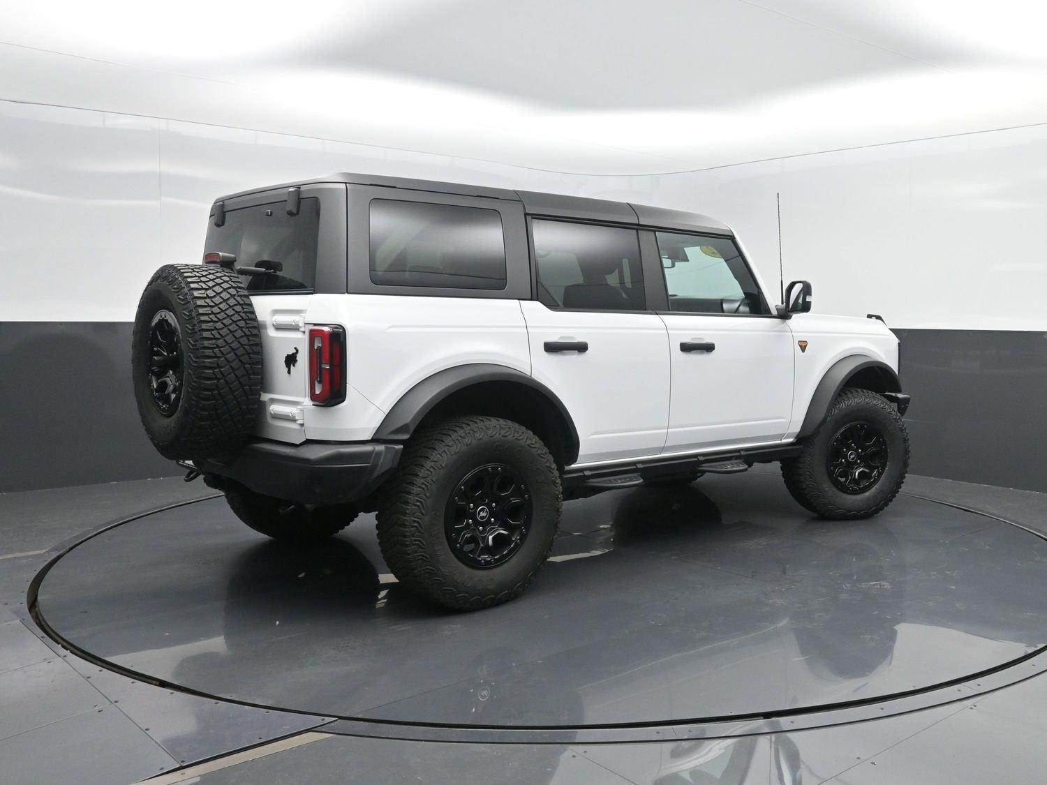 2022 Ford Bronco Badlands photo 2