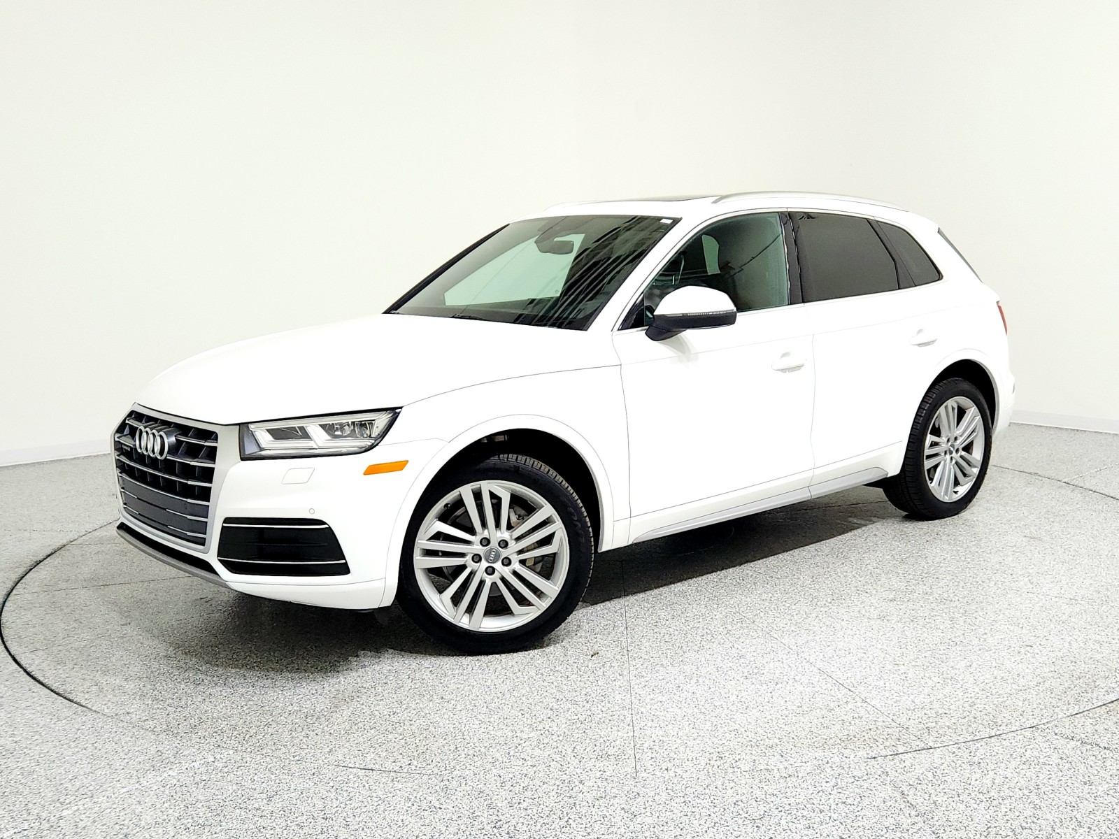 2019 Audi Q5 Premium Plus's photo