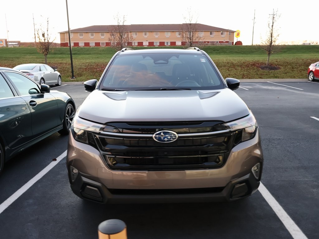 2025 Subaru Forester Touring photo 3