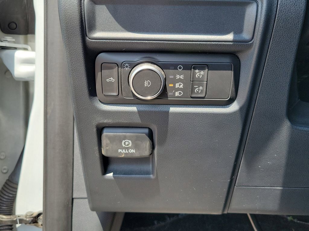 2022 Ford F-150 XL photo 13