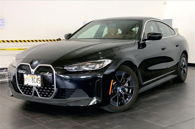 2023 BMW i4 40's photo