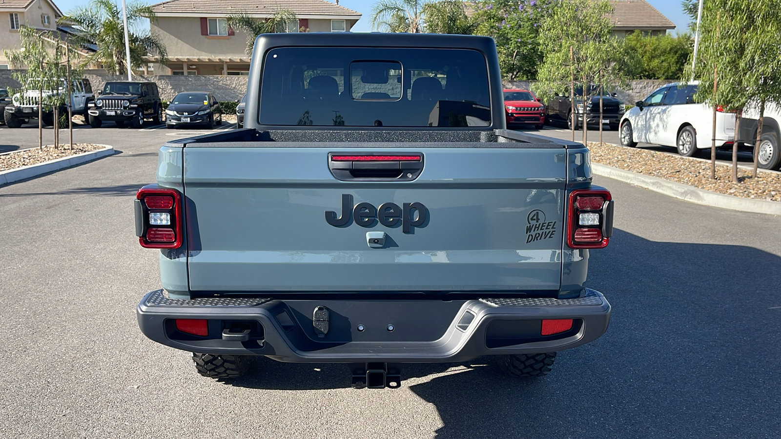 2025 Jeep Gladiator Willys photo 4