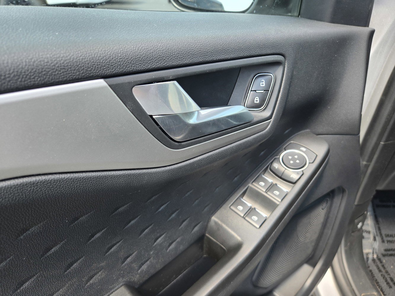 2020 Ford Escape SE Sport Hybrid photo 37