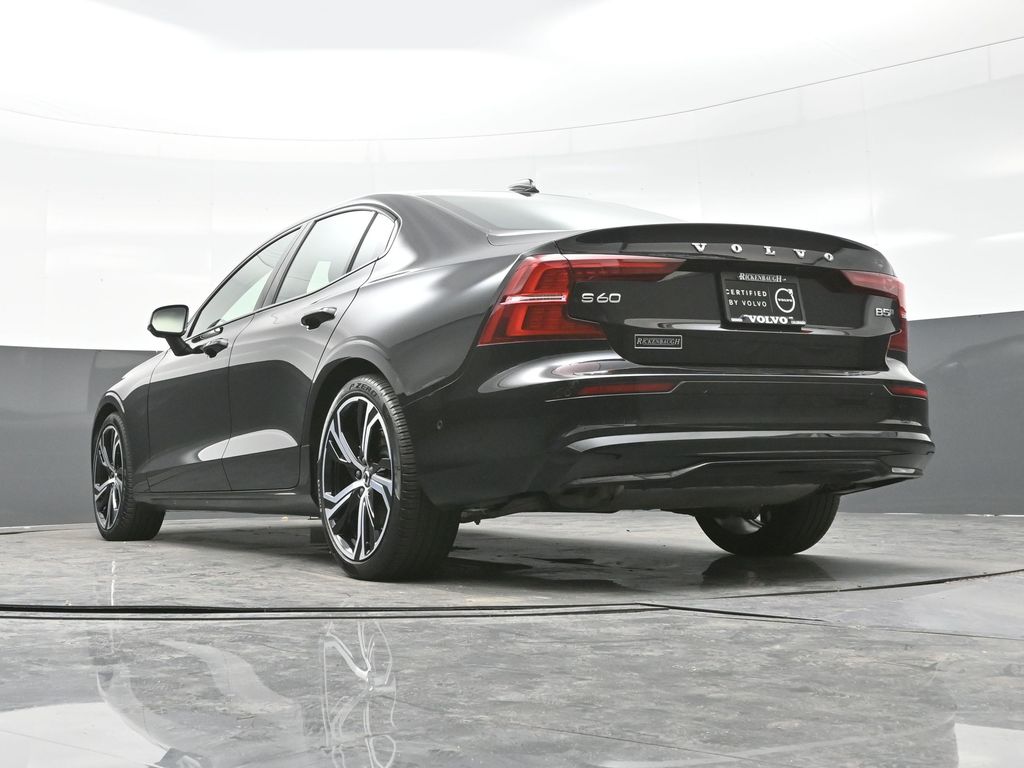 2024 Volvo S60 B5 Plus photo 18