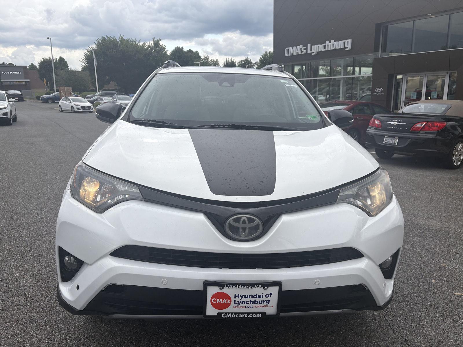 2018 Toyota RAV4 Adventure photo 2