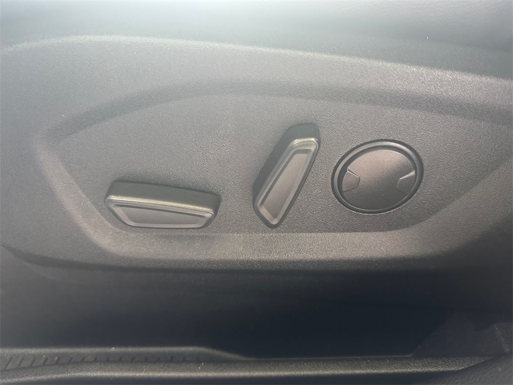 2024 Ford Edge SEL photo 28