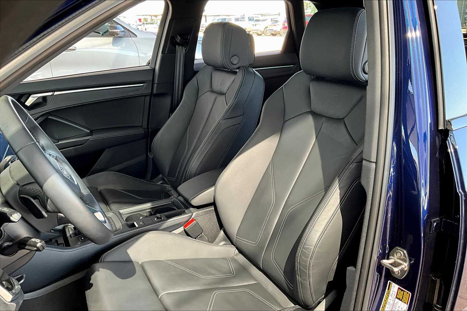 2023 Audi Q3 S line Premium Plus photo 6