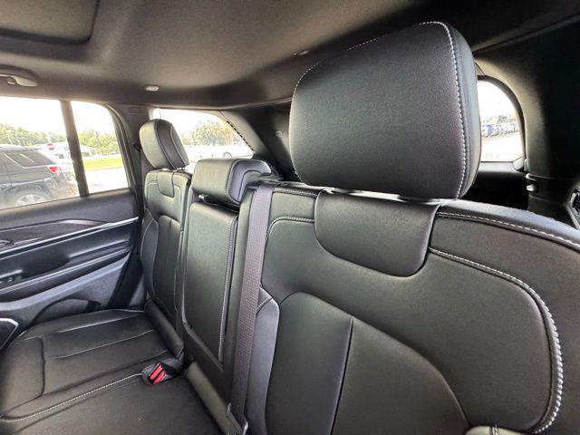 2024 Jeep Grand Cherokee Limited photo 18