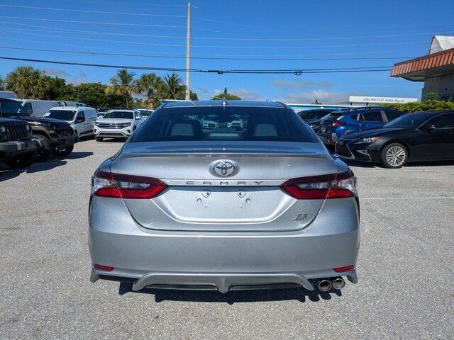 2021 Toyota Camry SE photo 4