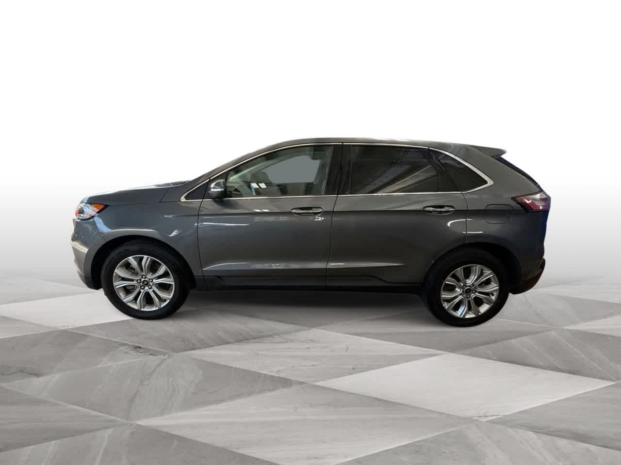 2024 Ford Edge Titanium photo 5