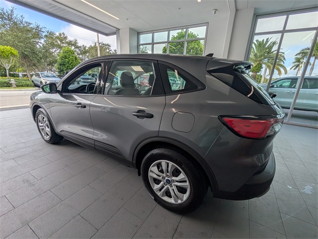 2022 Ford Escape S photo 10