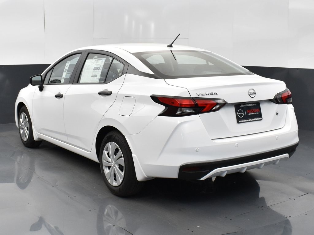 2025 Nissan Versa 1.6 S photo 6