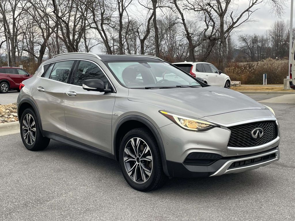 2019 INFINITI QX30's photo